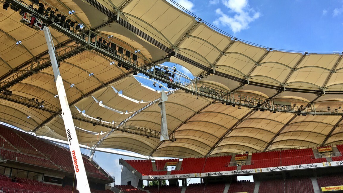 Mercedes Benz Arena Dachsanierung Mai 2017
